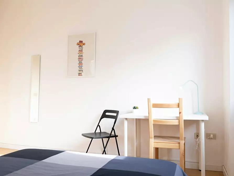 Immagine 3 di Camera in affitto  in Via dei Glicini a Roma