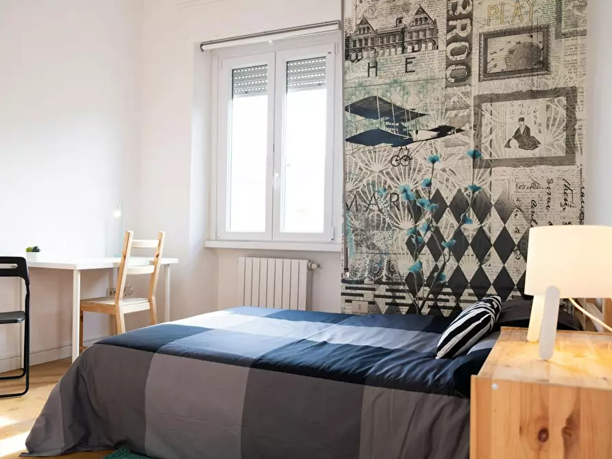 Immagine 2 di Camera in affitto  in Via dei Glicini a Roma