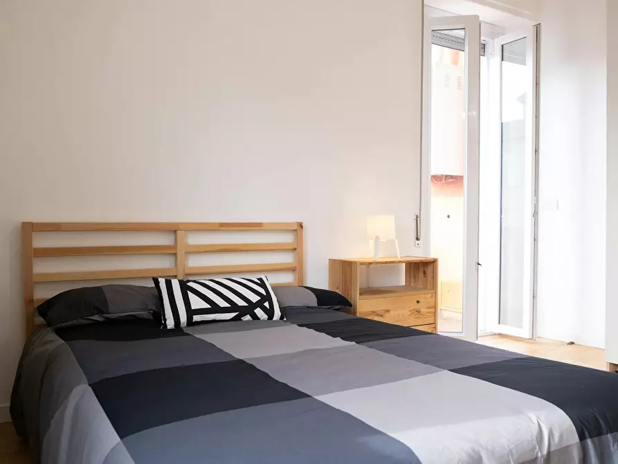 Immagine 9 di Camera in affitto  in Via dei Glicini a Roma