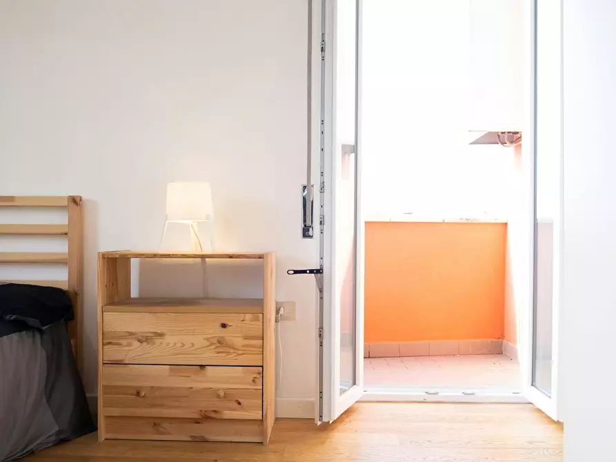 Immagine 4 di Camera in affitto  in Via dei Glicini a Roma