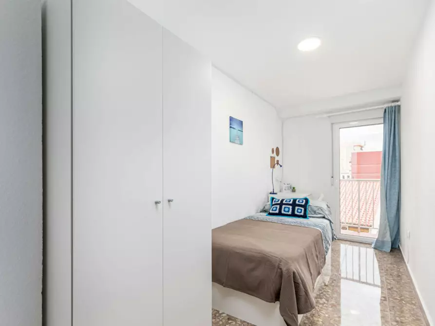 Immagine 1 di Camera in affitto  in Carrer de Mossèn Cobos a Benimamet