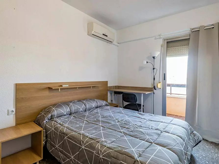 Immagine 1 di Camera in affitto  in Carrer de la Vall de la Ballestera a Valencia