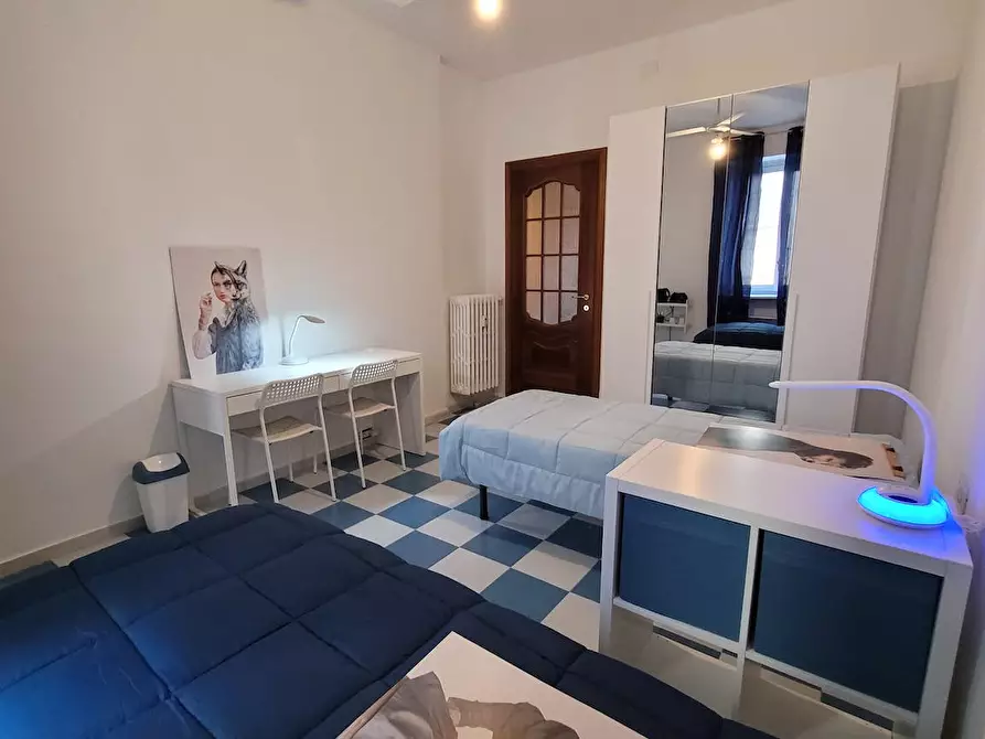 Immagine 2 di Camera condivisa in affitto  in Via Antonio Cecchi a Torino