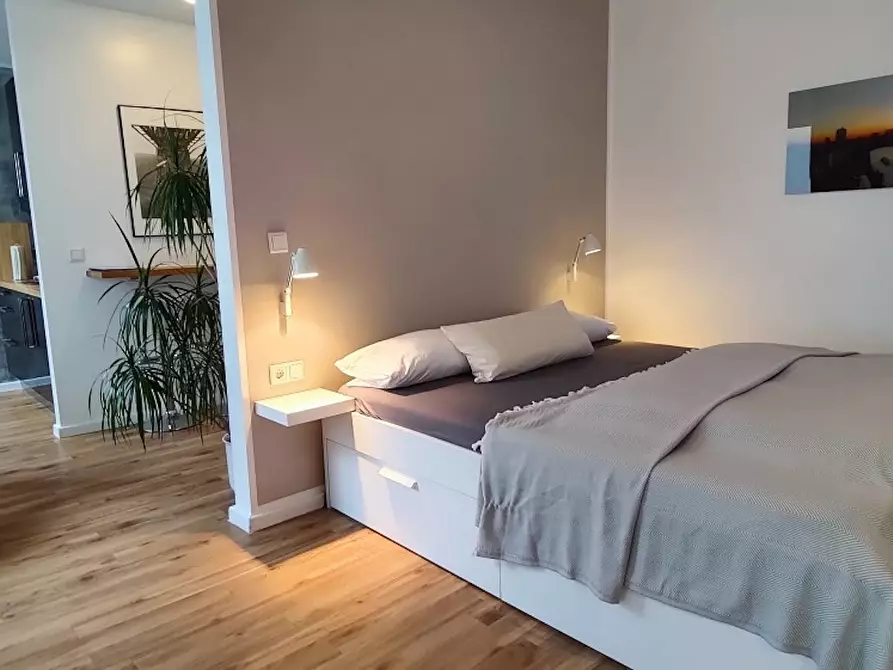 Immagine 1 di Appartamento in affitto  in Leopoldstraße a Düsseldorf