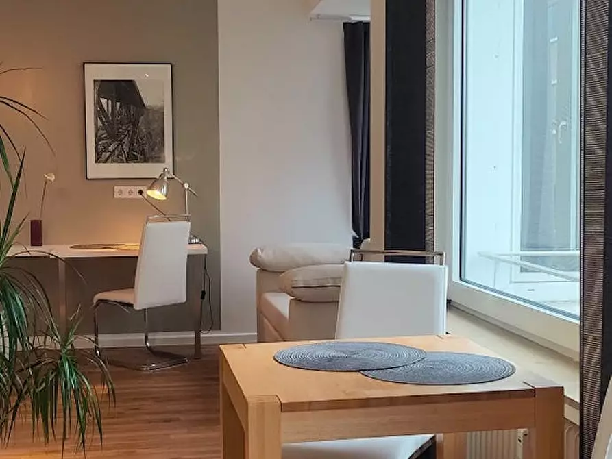 Immagine 5 di Appartamento in affitto  in Leopoldstraße a Düsseldorf