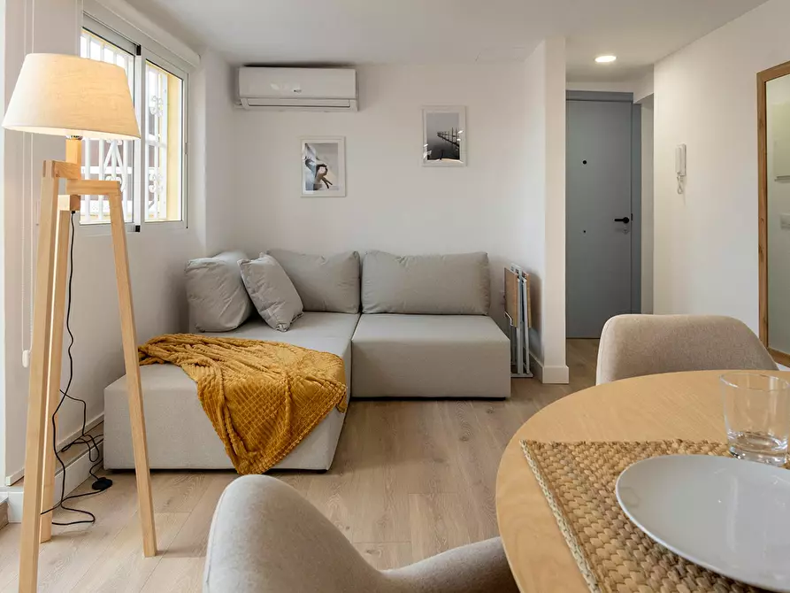 Immagine 7 di Appartamento in affitto  in Carrer de Santa Irene a Valencia