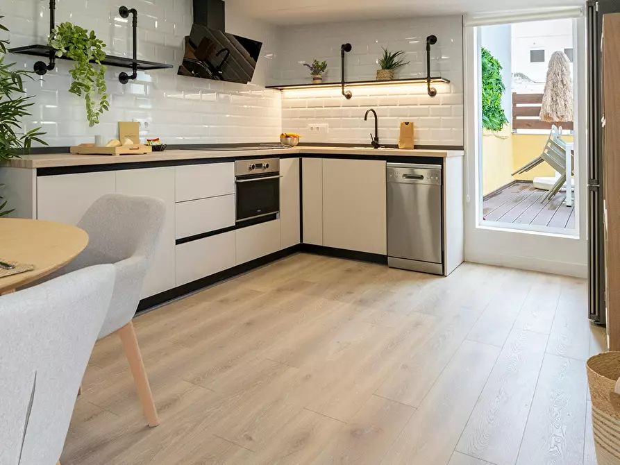 Immagine 4 di Appartamento in affitto  in Carrer de Santa Irene a Valencia