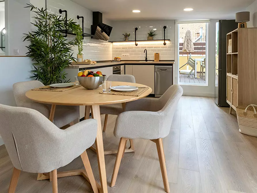 Immagine 3 di Appartamento in affitto  in Carrer de Santa Irene a Valencia