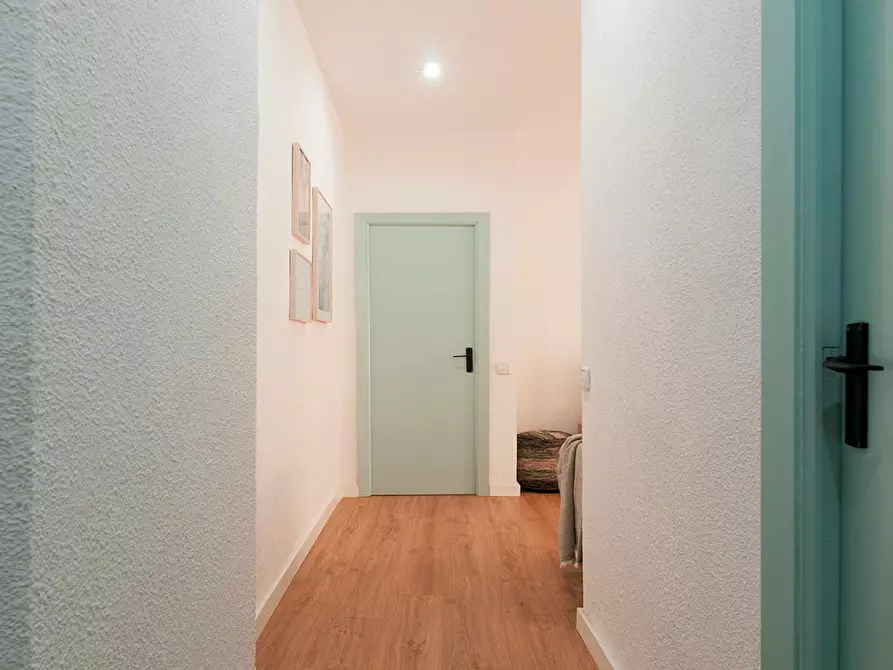 Immagine 9 di Appartamento in affitto  in Carrer de Santa Irene a Valencia