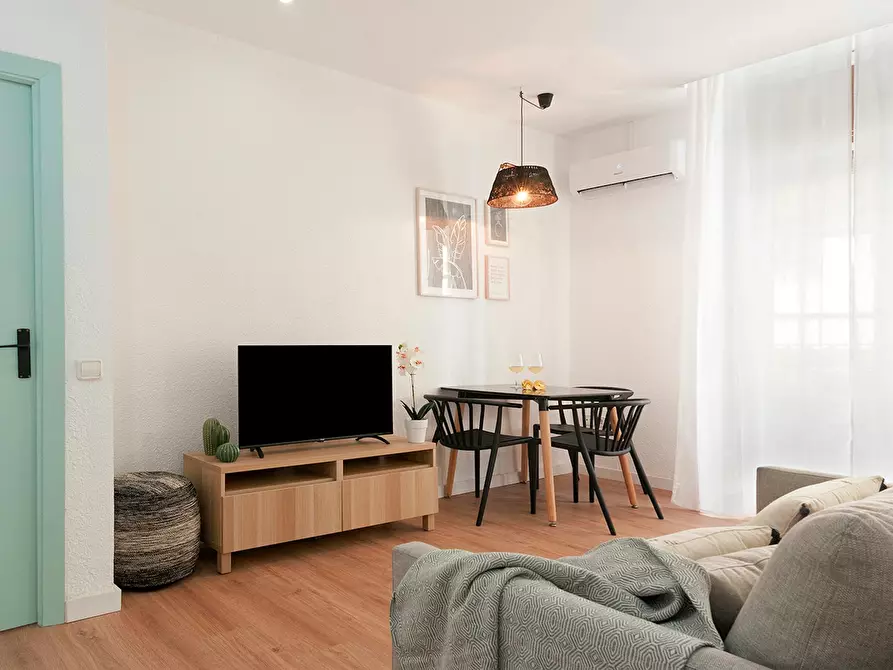 Immagine 1 di Appartamento in affitto  in Carrer de Santa Irene a Valencia