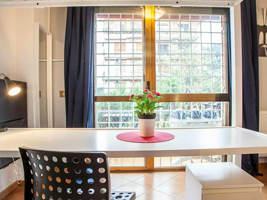 Immagine 2 di Camera in affitto  in Via della Tenuta del Casalotto a Roma