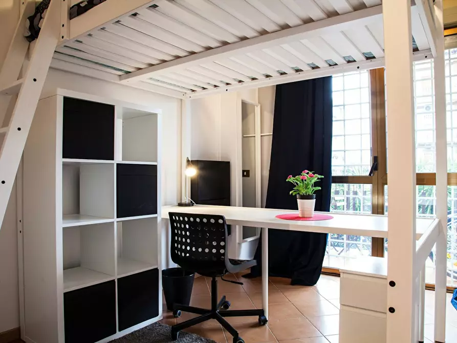 Immagine 4 di Camera in affitto  in Via della Tenuta del Casalotto a Roma