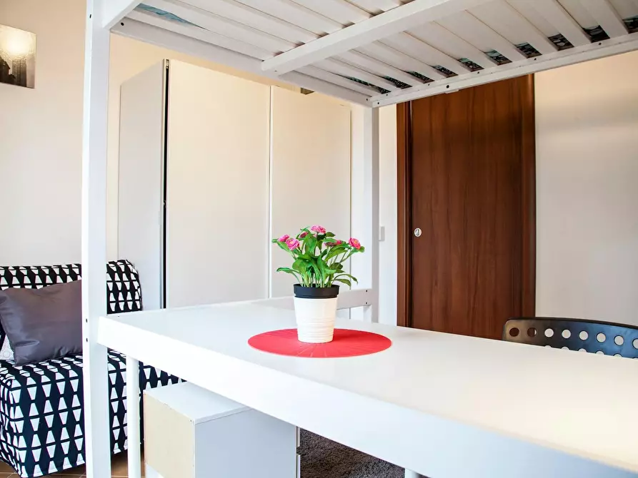 Immagine 6 di Camera in affitto  in Via della Tenuta del Casalotto a Roma