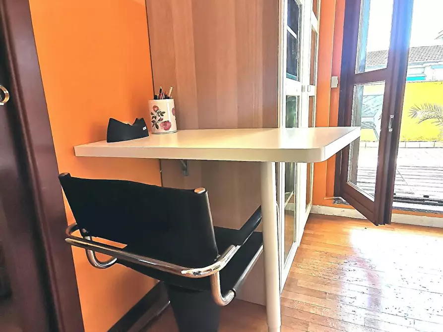 Immagine 5 di Camera in affitto  in Via Cusago a Milano