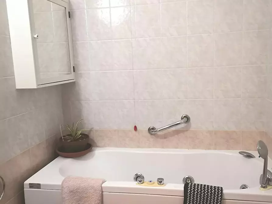 Immagine 6 di Camera in affitto  in Via Cusago a Milano