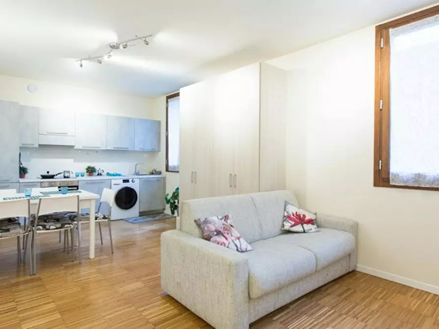 Immagine 1 di Appartamento in affitto  in Via Francesco Primaticcio a Milano