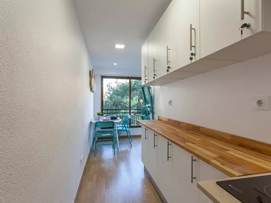 Immagine 10 di Camera in affitto  in Carrer d'Èol a Valencia