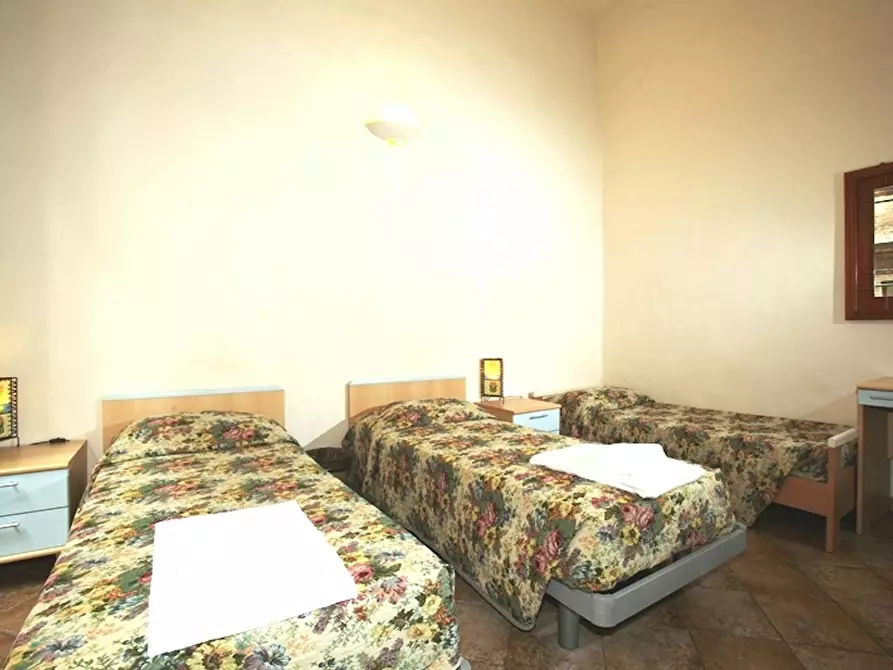 Immagine 9 di Camera condivisa in affitto  in Via del Porrione a Siena