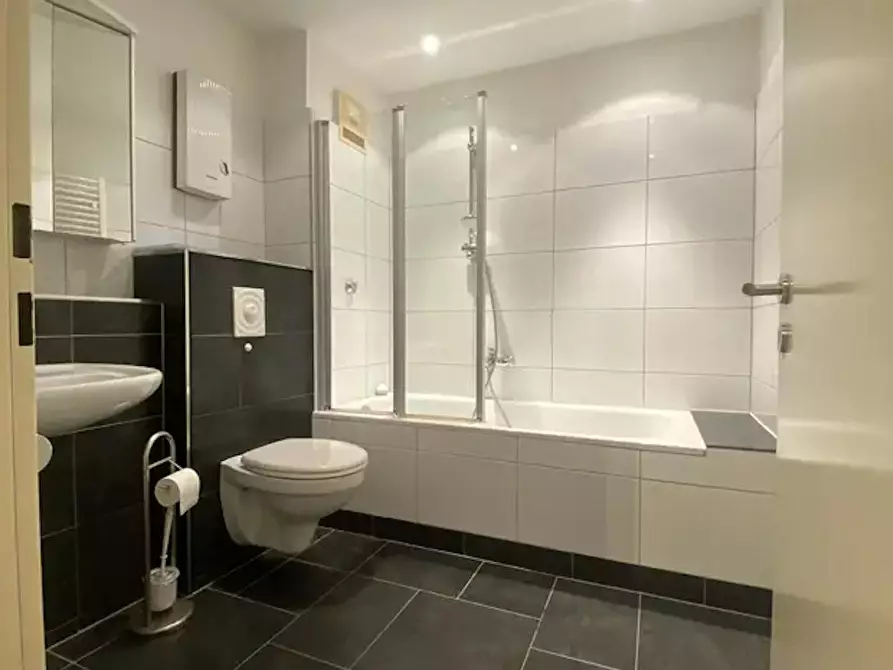 Immagine 9 di Appartamento in affitto  in Suitbertusstraße a Düsseldorf
