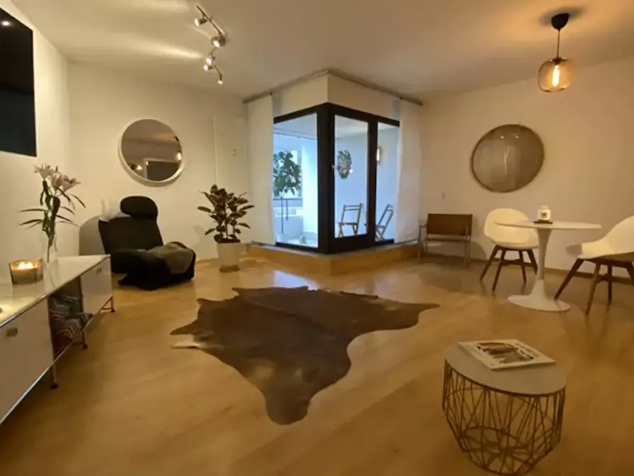 Immagine 1 di Appartamento in affitto  in Suitbertusstraße a Düsseldorf