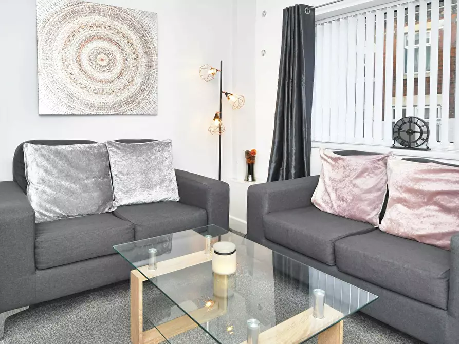 Immagine 10 di Casa indipendente in affitto  in Mayer Street a 