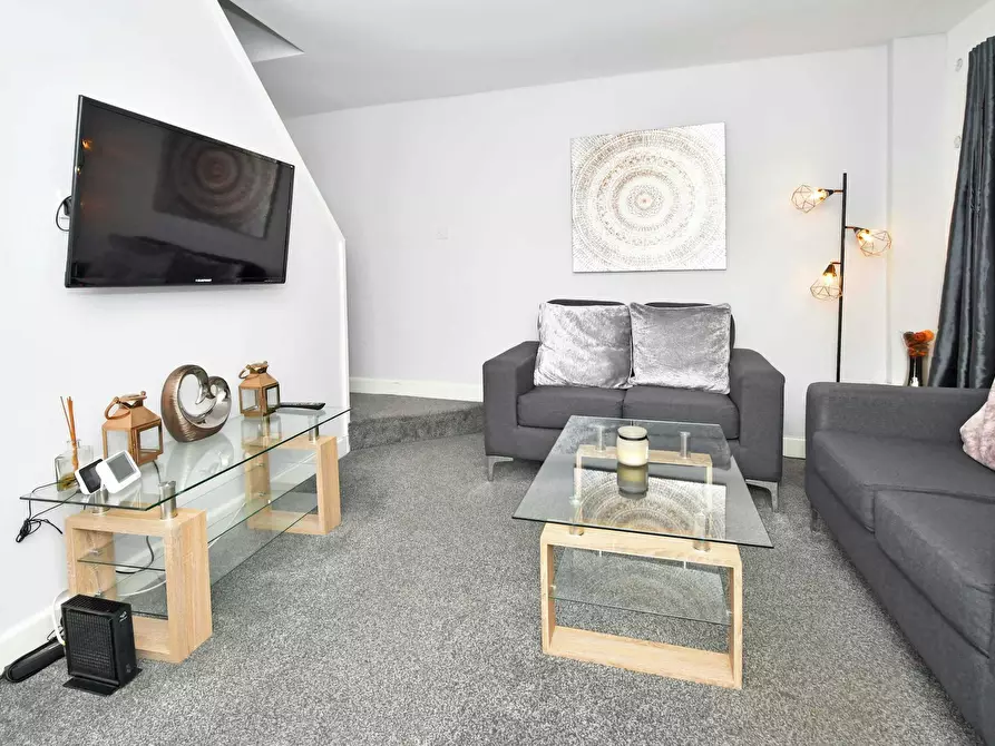 Immagine 9 di Casa indipendente in affitto  in Mayer Street a 