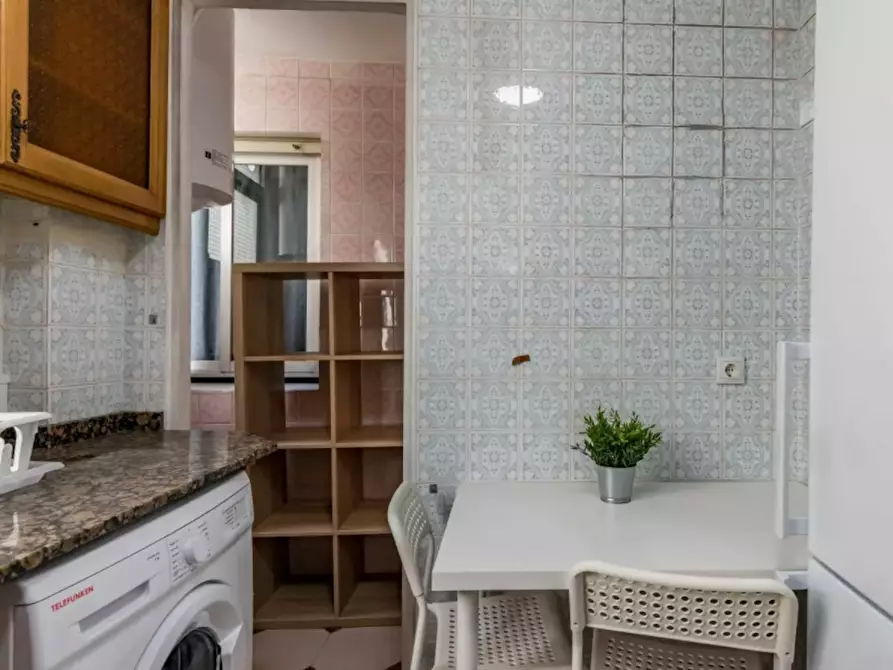 Immagine 7 di Camera in affitto  in Avinguda del General Avilés a Valencia