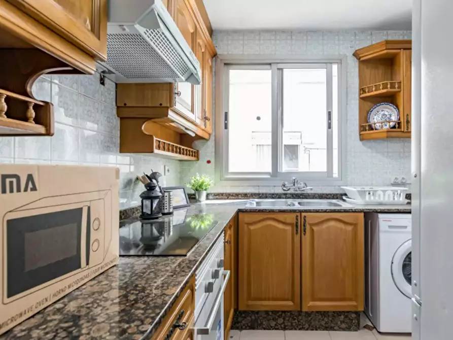 Immagine 4 di Camera in affitto  in Avinguda del General Avilés a Valencia