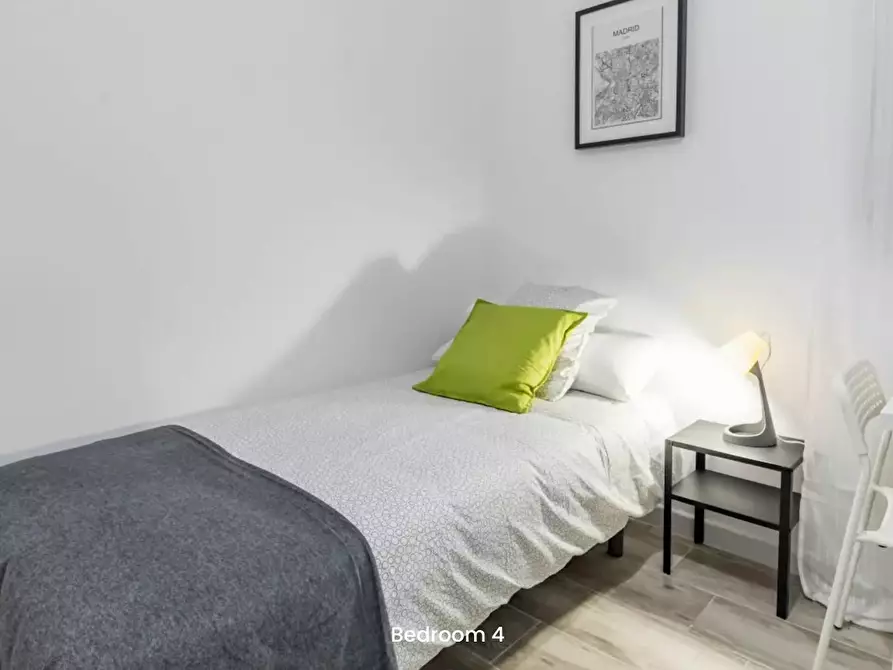 Immagine 1 di Camera in affitto  in Carrer Pintor Joan Baptista Porcar a Valencia