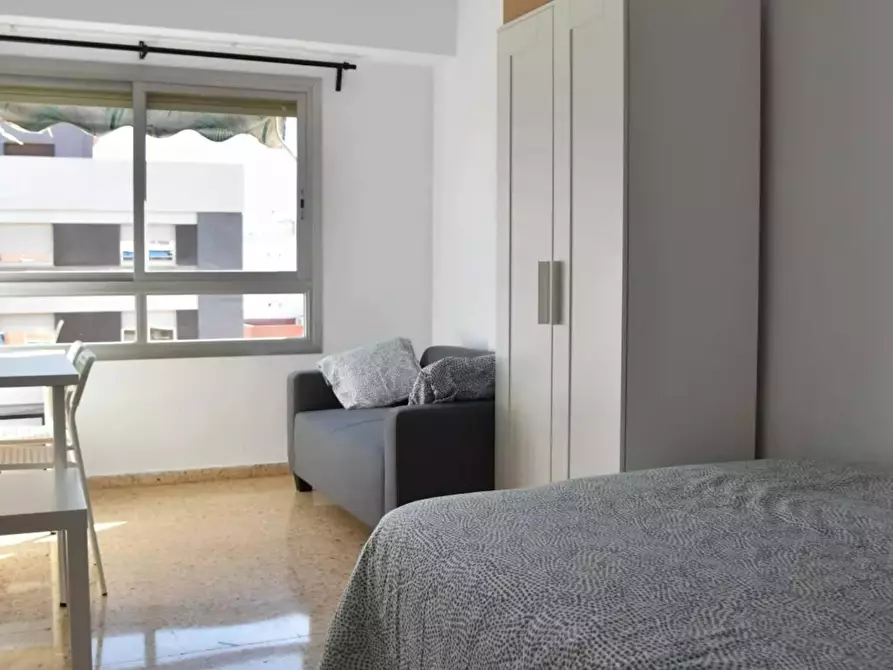 Immagine 3 di Camera in affitto  in Carrer Sants Just i Pastor a Valencia