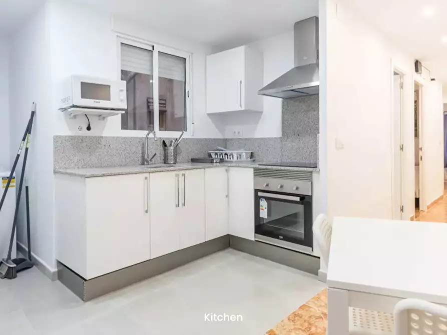 Immagine 4 di Camera in affitto  in Carrer Justo Vilar a Valencia