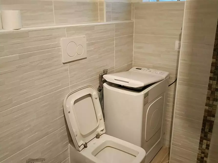 Immagine 5 di Camera in affitto  in Via Urbino a Torino