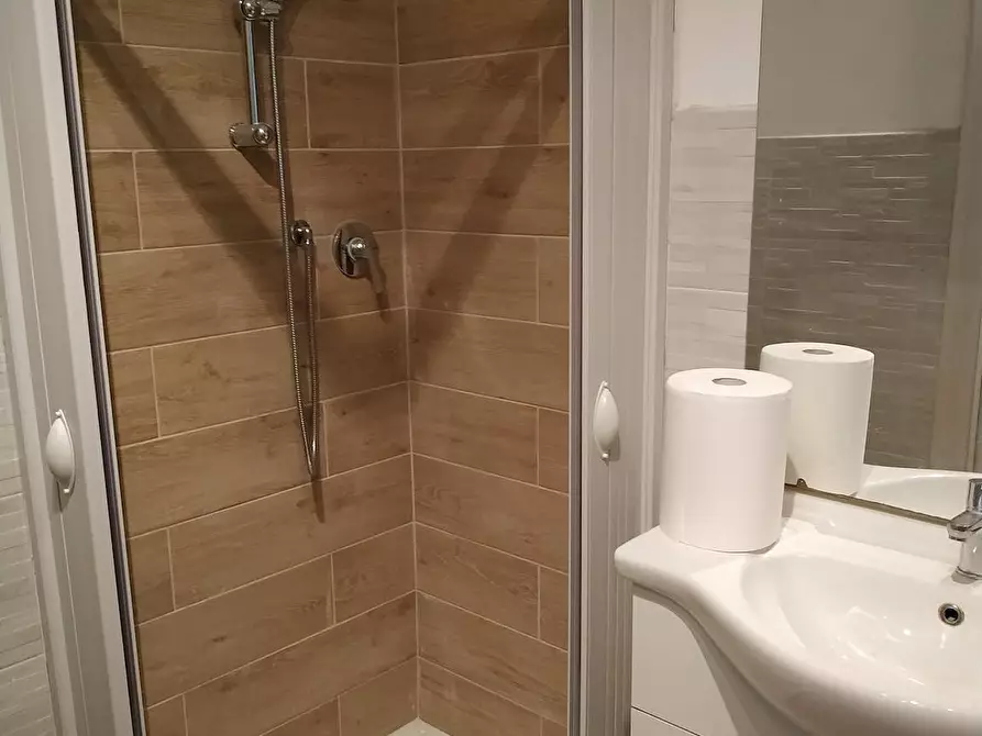 Immagine 6 di Camera in affitto  in Via Urbino a Torino