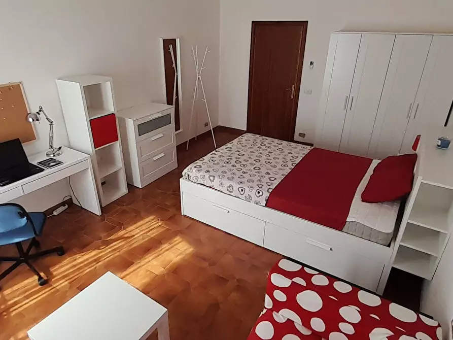 Immagine 3 di Camera in affitto  in Via dei Pandolfini a Firenze