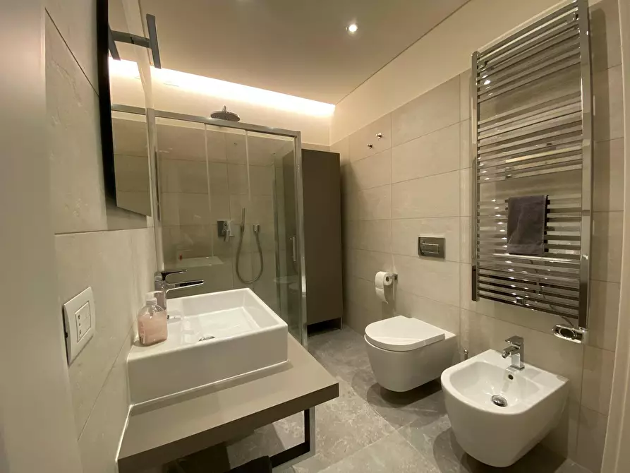 Immagine 9 di Appartamento in affitto  in Via Alfonso La Marmora a Milano