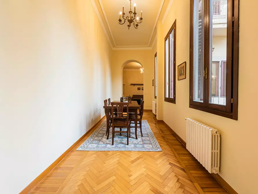 Immagine 6 di Appartamento in affitto  in Via dell'Oriuolo a Firenze