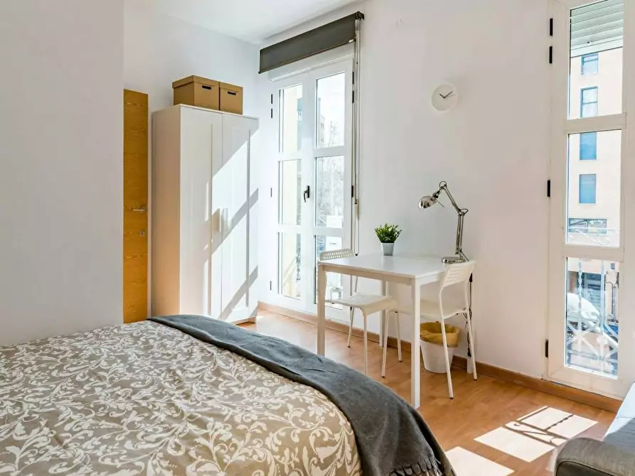 Immagine 3 di Camera in affitto  in Avinguda Doctor Peset Aleixandre a Valencia