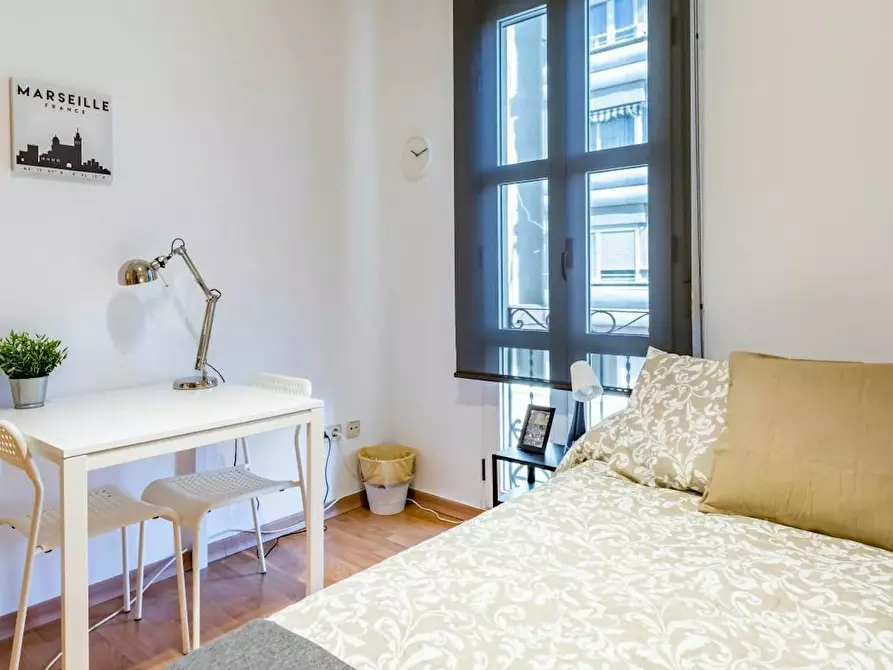 Immagine 2 di Camera in affitto  in Avinguda Doctor Peset Aleixandre a Valencia