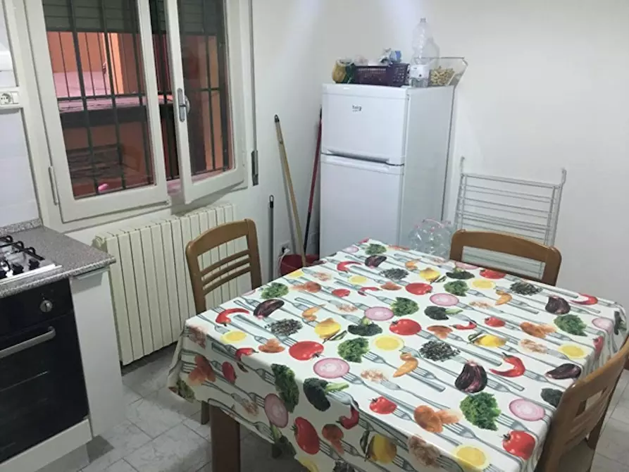 Immagine 5 di Camera in affitto  in Via de' Carracci a Bologna