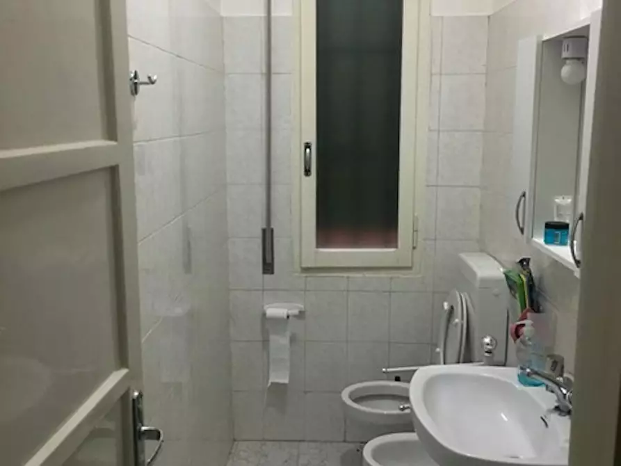 Immagine 7 di Camera in affitto  in Via de' Carracci a Bologna