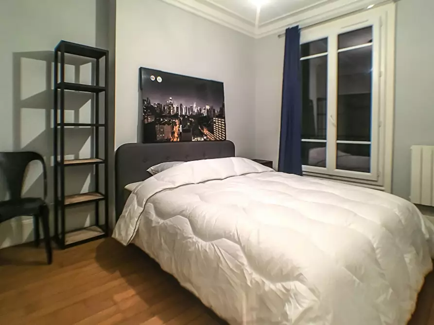 Immagine 3 di Appartamento in affitto  in Rue de Verneuil a Paris 07