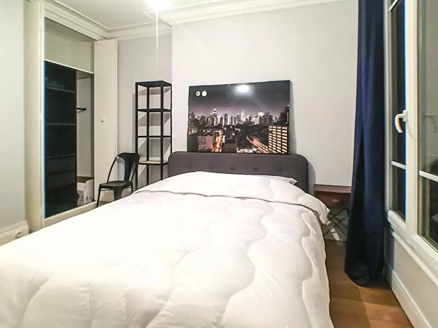 Immagine 6 di Appartamento in affitto  in Rue de Verneuil a Paris 07
