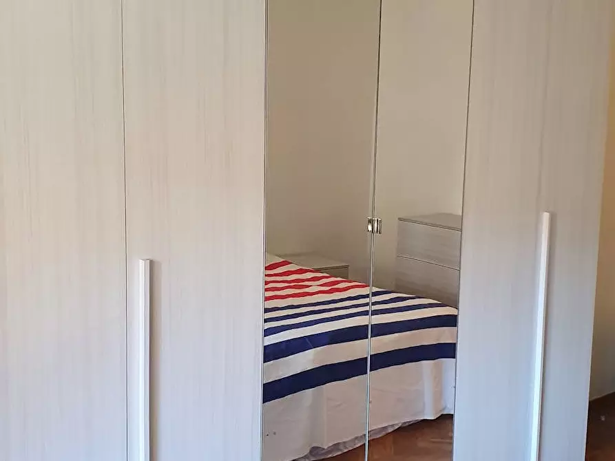Immagine 5 di Camera in affitto  in Via Susa a Torino