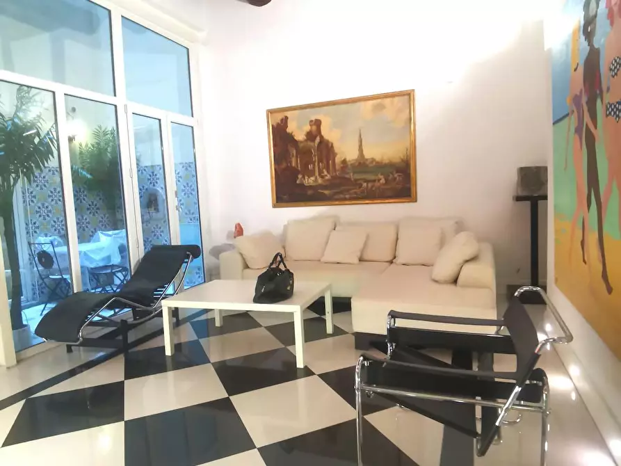 Immagine 8 di Camera in affitto  in Borgo Tegolaio a Firenze