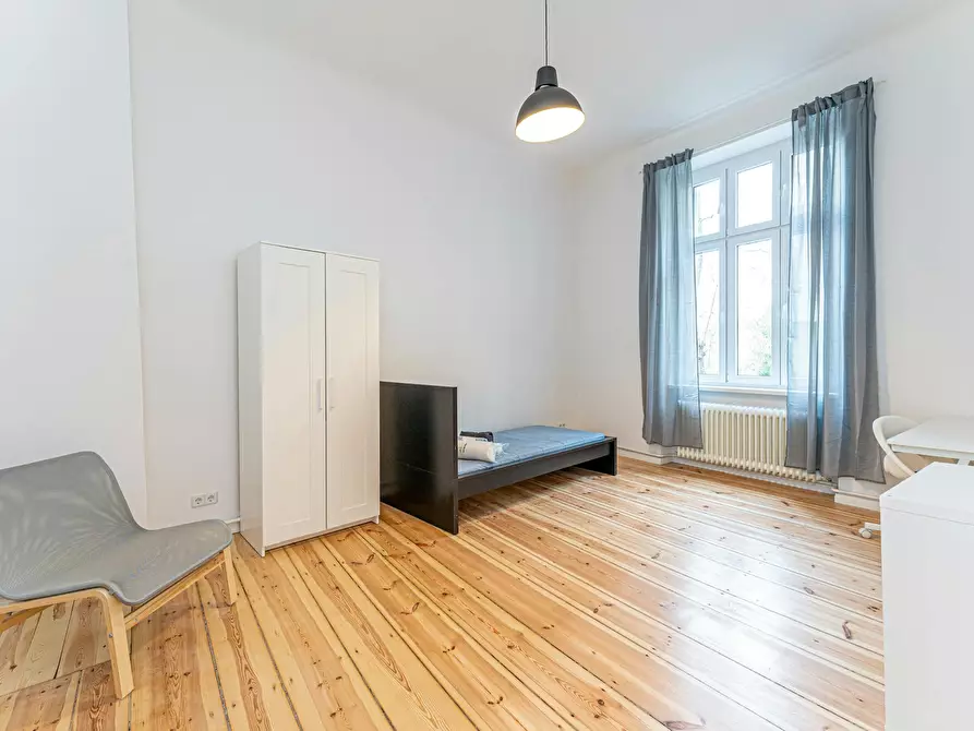 Immagine 3 di Camera in affitto  in Hermannstraße a Berlin