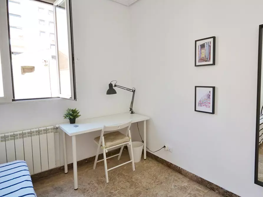 Immagine 5 di Camera in affitto  in Calle de Alberto Aguilera a Madrid