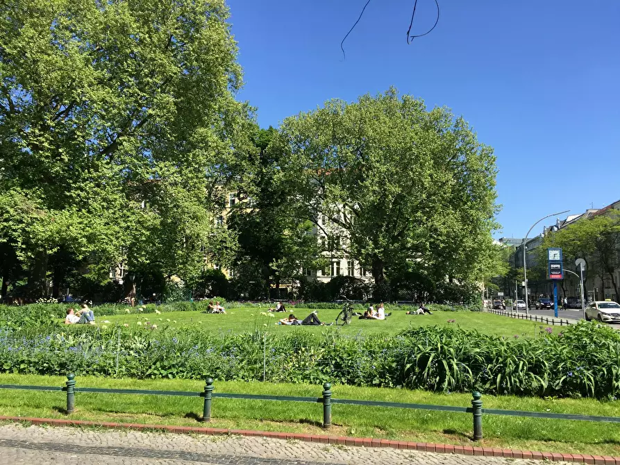 Immagine 9 di Appartamento in affitto  in Savignyplatz a Berlin