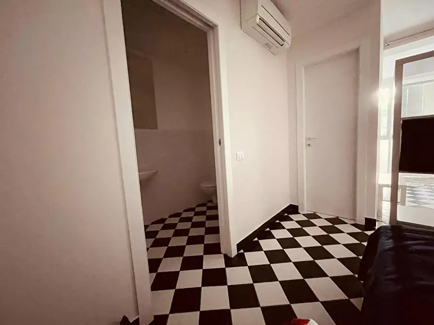 Immagine 10 di Appartamento in affitto  in Via Chioggia a Milano