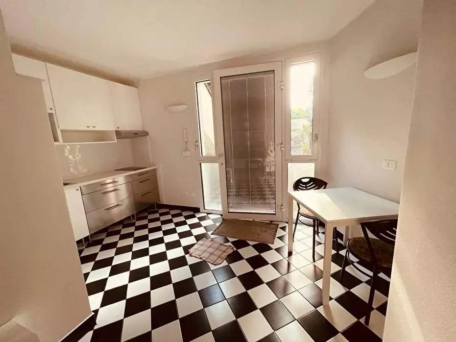 Immagine 8 di Appartamento in affitto  in Via Chioggia a Milano
