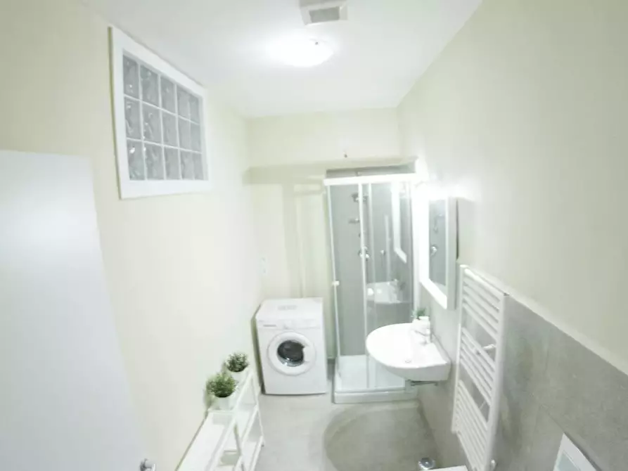 Immagine 9 di Camera in affitto  in Via Giotto a Firenze